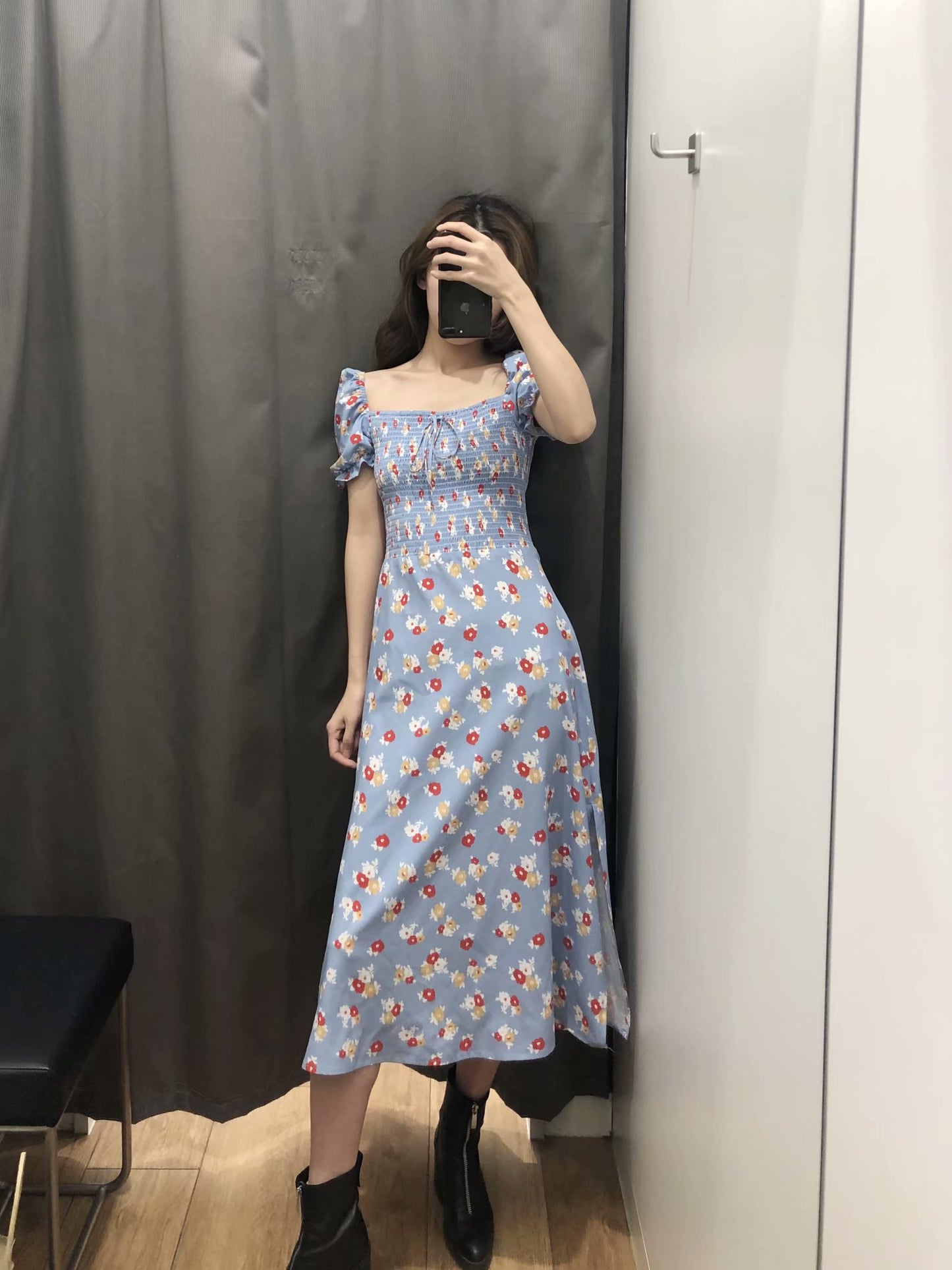 Langes Kleid mit Sommerblumen
