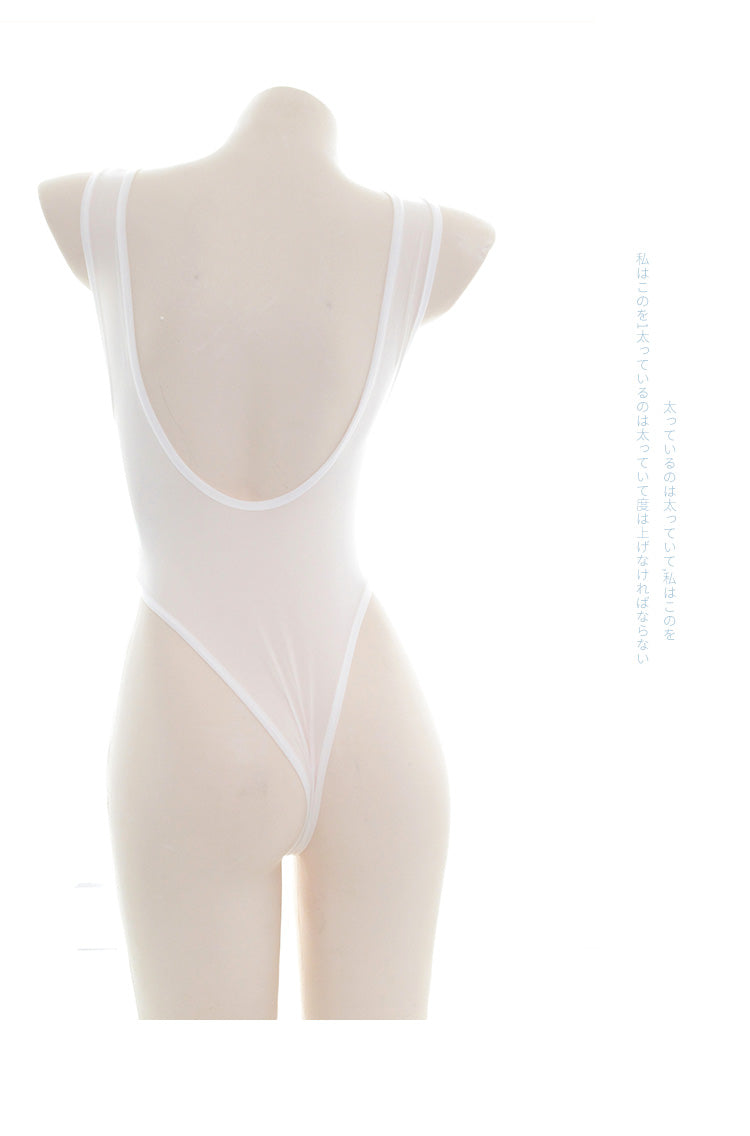 官能的な女の子のスクール水着