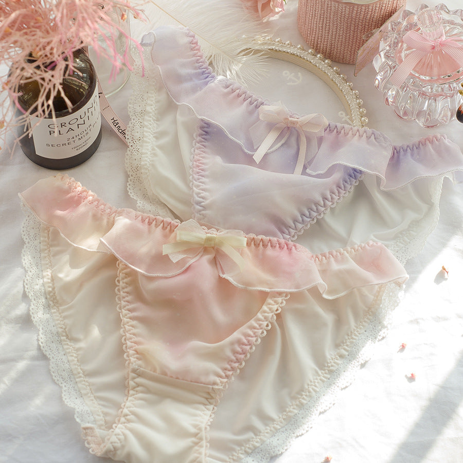 2個-かわいい女の子の甘い白いキスミーパンティ