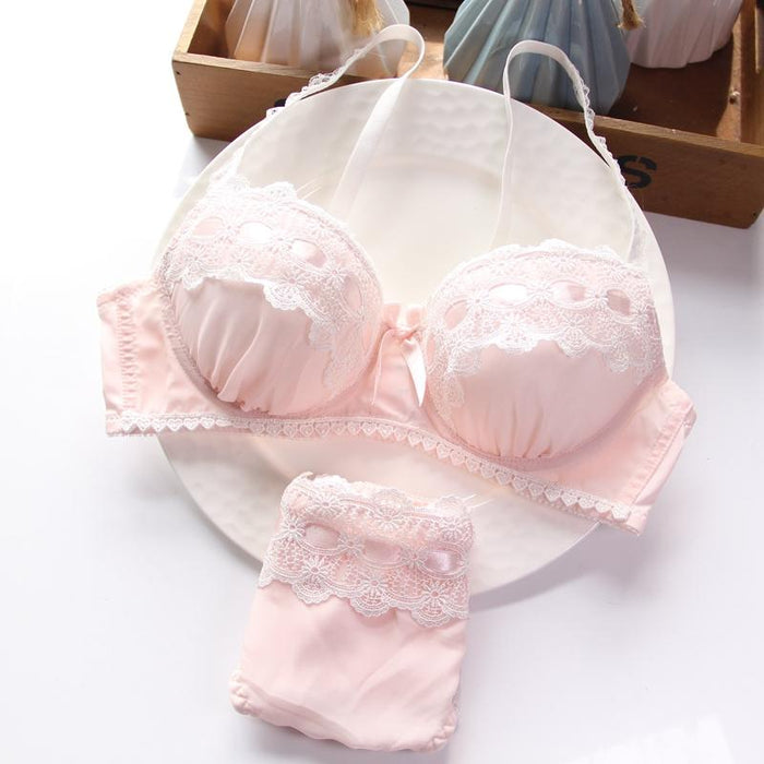 5 Great Petite Lingerie for A Cup Women