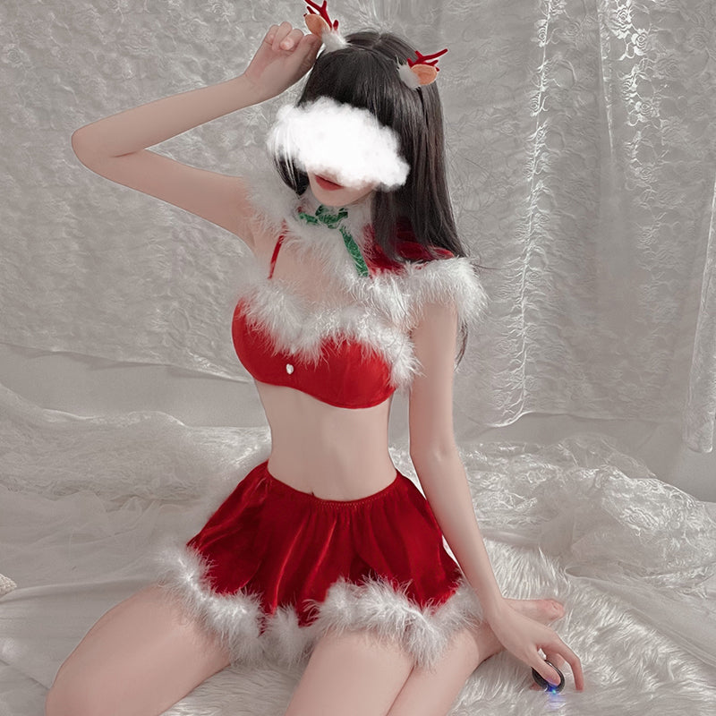 Anime Sexy japanisches Weihnachtshirschmädchen ist unterwegs 
