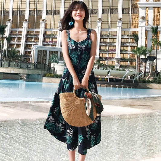„Hello Vacation“-Trägerkleid mit floralem Olivenblattmuster