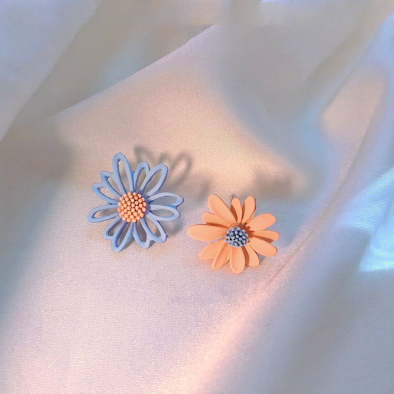 Girly heart small daisy earrings/small fresh and wild flower earrings